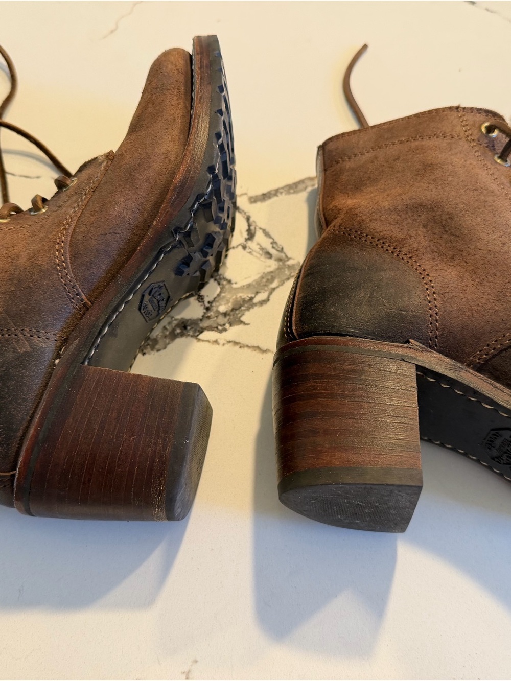 FRYE Sabrina Made in USA  Brown Suede Lace-Up Women's Ankle Boots ~ size 6 - Picture 3 of 7